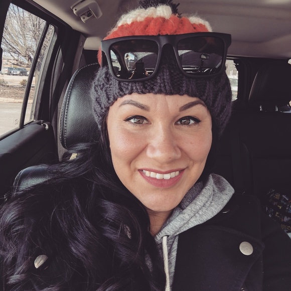 Meet your Posher, Kristen - Picture 3 of 4